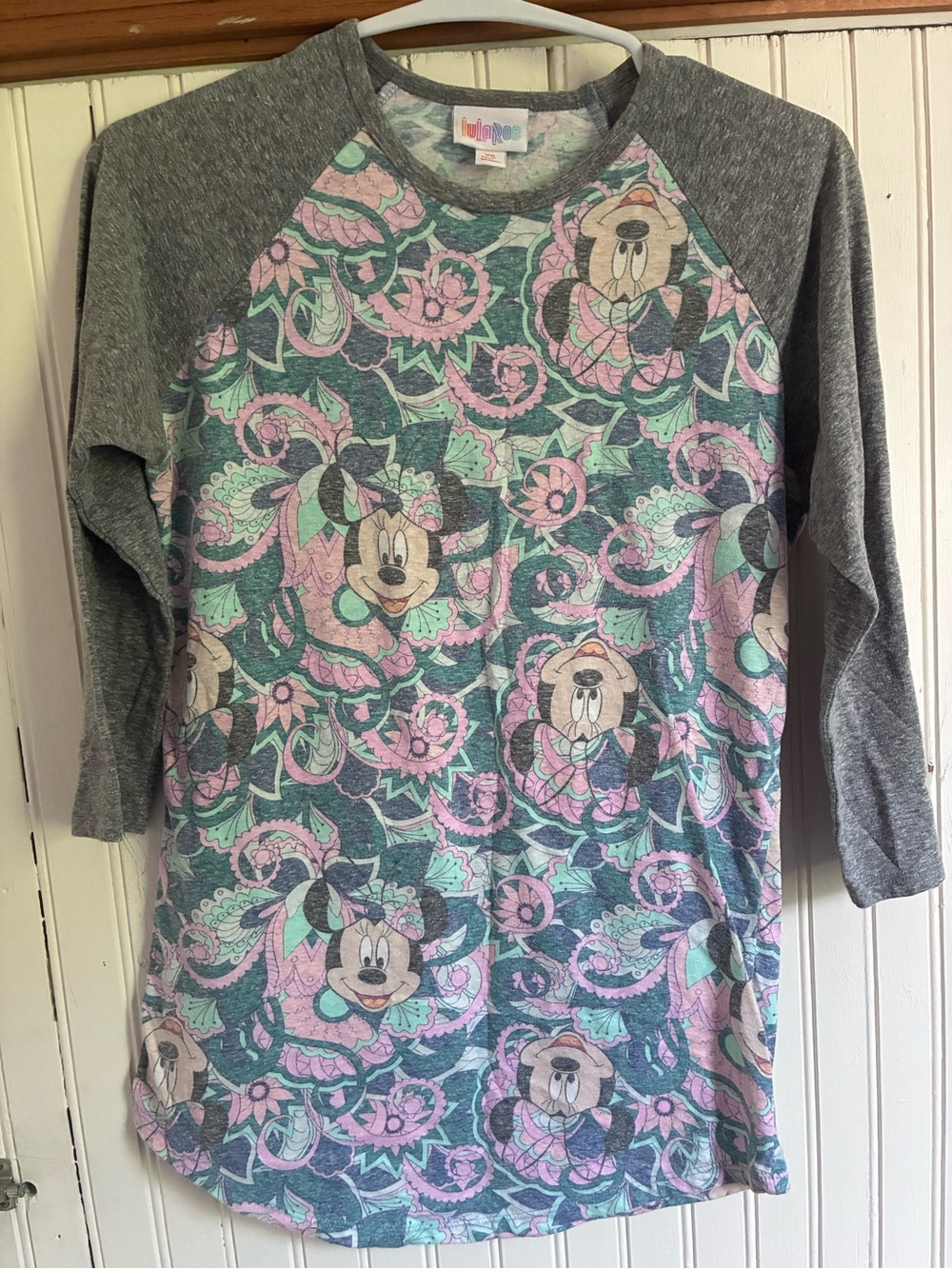 Disney Minnie Mouse Gray Floral Raglan Top
